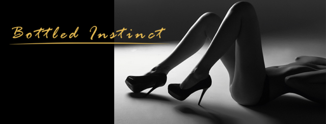 Vaso vagina beer cerveza vaginal lactobacilo botella The Order Of Yoni La Orden de Yoni  cervezálogo catálogo cerveza bottled instinct modelo sexy sensual mujer acostada Alexandra Brendlova