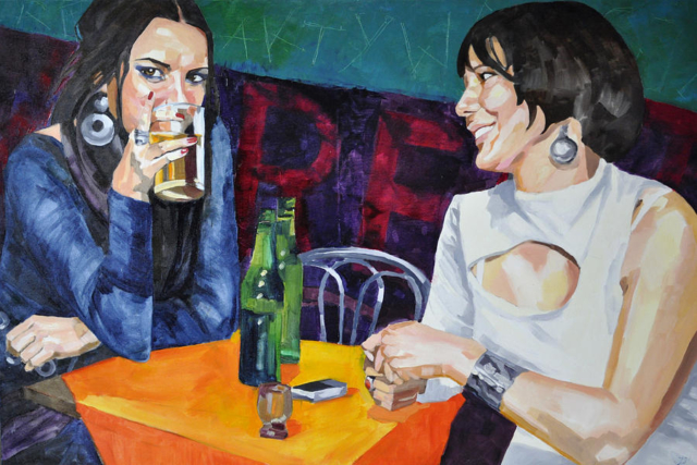 Mujeres bebiendo tomanso cerveza pisteando bar cantina antro pub tugurio mesa cheve chelas cheves chela cervezas cerveza botellas arte pintura cuadro amigas amistad amor pareja sentadas mirada aretes grandes gigantes joyería pintura cuadro obra arte